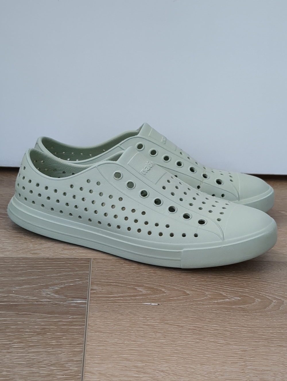 Native Jefferson Sugar Lite Mens 6 Women's 8 Light Green